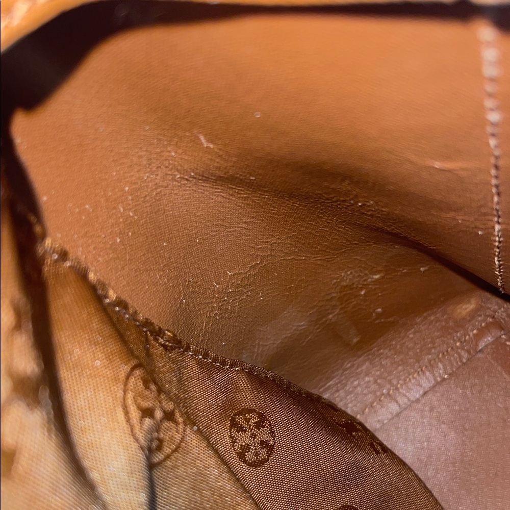 Tory Burch Medium Buckle York Tan Leather Tote - Picture 15 of 17
